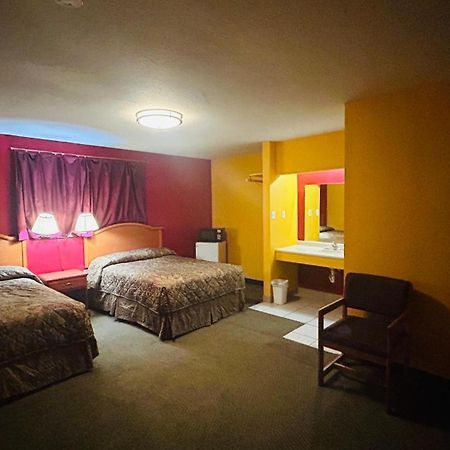 Relax Inn By Oyo Sulphur Hwy 90 Bagian luar foto