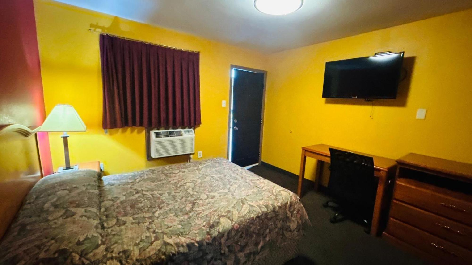 Relax Inn By Oyo Sulphur Hwy 90 Bagian luar foto