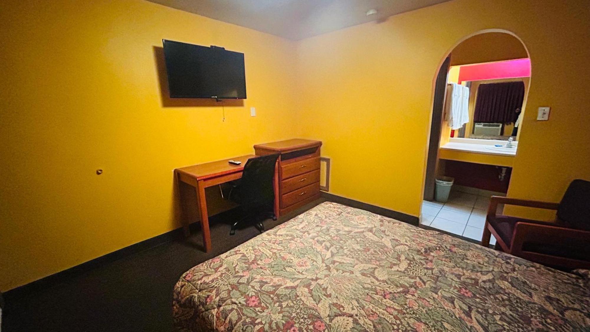 Relax Inn By Oyo Sulphur Hwy 90 Bagian luar foto