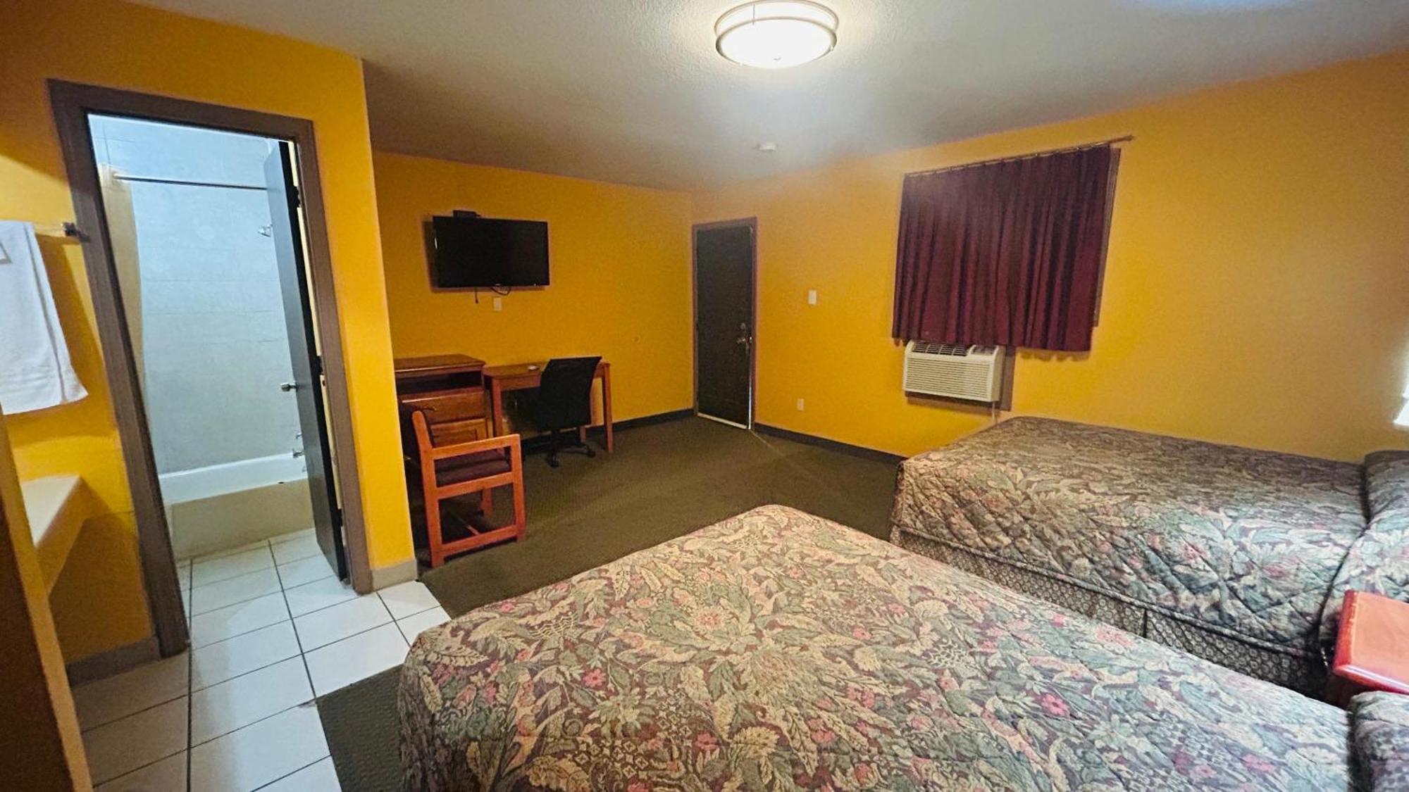 Relax Inn By Oyo Sulphur Hwy 90 Bagian luar foto